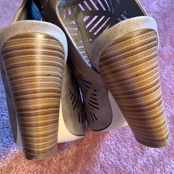 JustFab Geometric cut out detailed sandal boots EUC - Picture 4 of 11